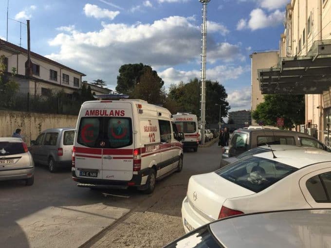 Acil servis önünde yine aynı manzara