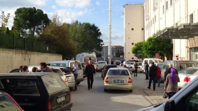 Acil servis önünde yine aynı manzara