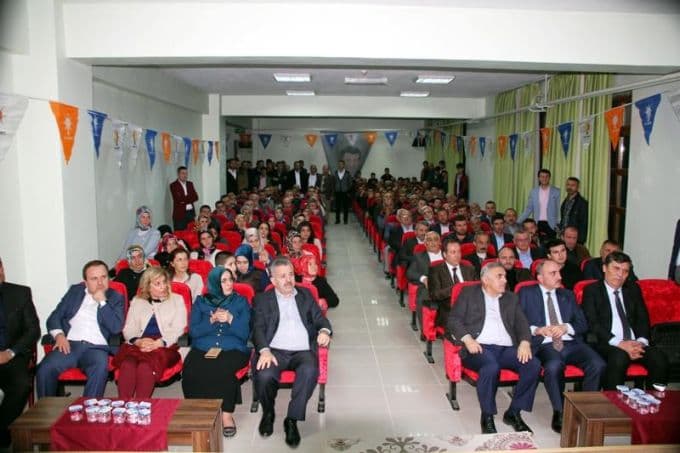 MHP Eski İlçe Başkanı, AK Parti'ye katıldı