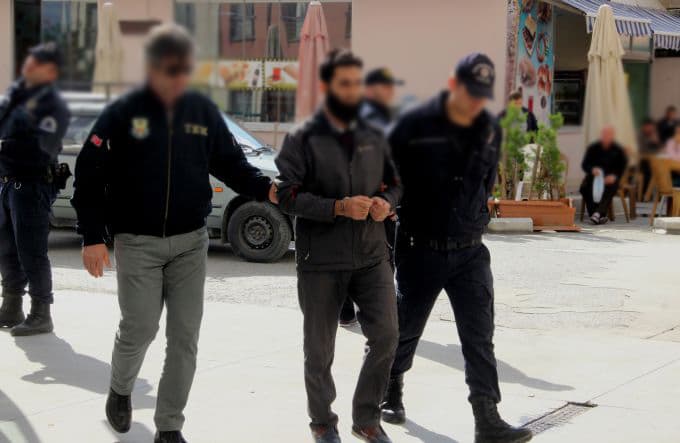 Sakarya'da IŞİD operasyonu: 13 gözaltı