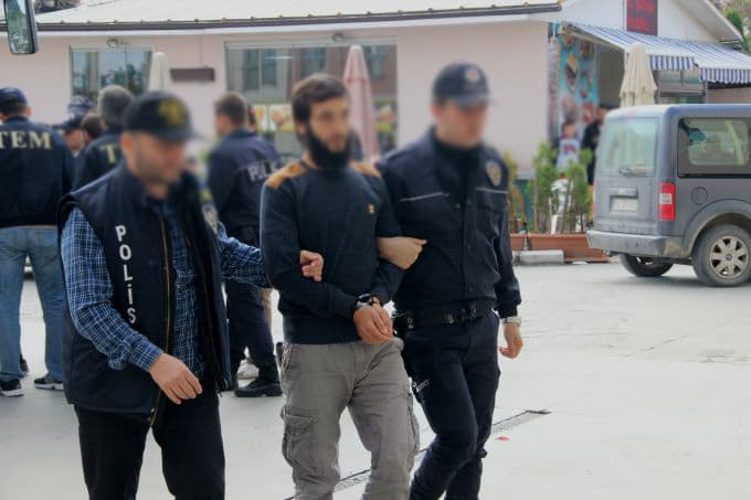 Sakarya'da IŞİD operasyonu: 13 gözaltı