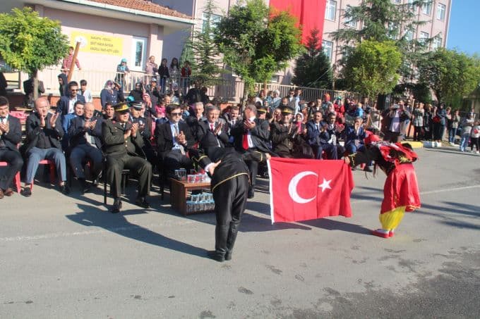 Kaynarca ve Ferizli'de coşkulu kutlama