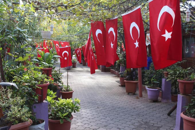 Karasu Türk Bayraklarıyla donatıldı
