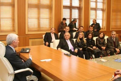 Başkan Duran, Konuklarını Kapıda Karşıladı