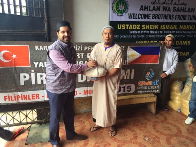 Gönüleli Derneği, yardım elini Filipinler'e uzattı
