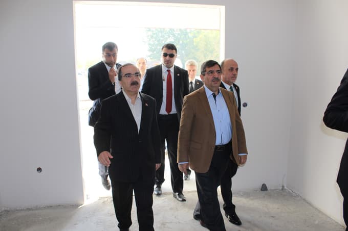 Bakan Güllüce kentsel dönüşüm çalışmasını inceledi