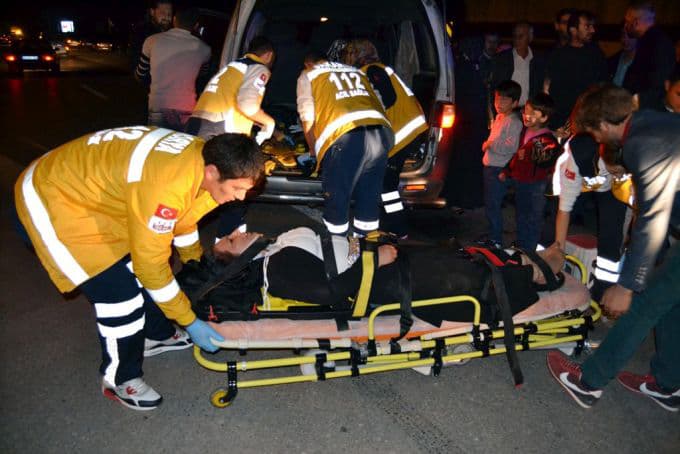 Kamyonet kamyonla çarpıştı: 7 yaralı!