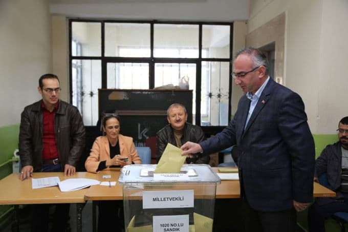 Sakarya protokolü oyunu kullandı