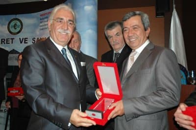 SATSO'dan 40 Yılı Aşan Üyelerine Teşekkür Plaketi