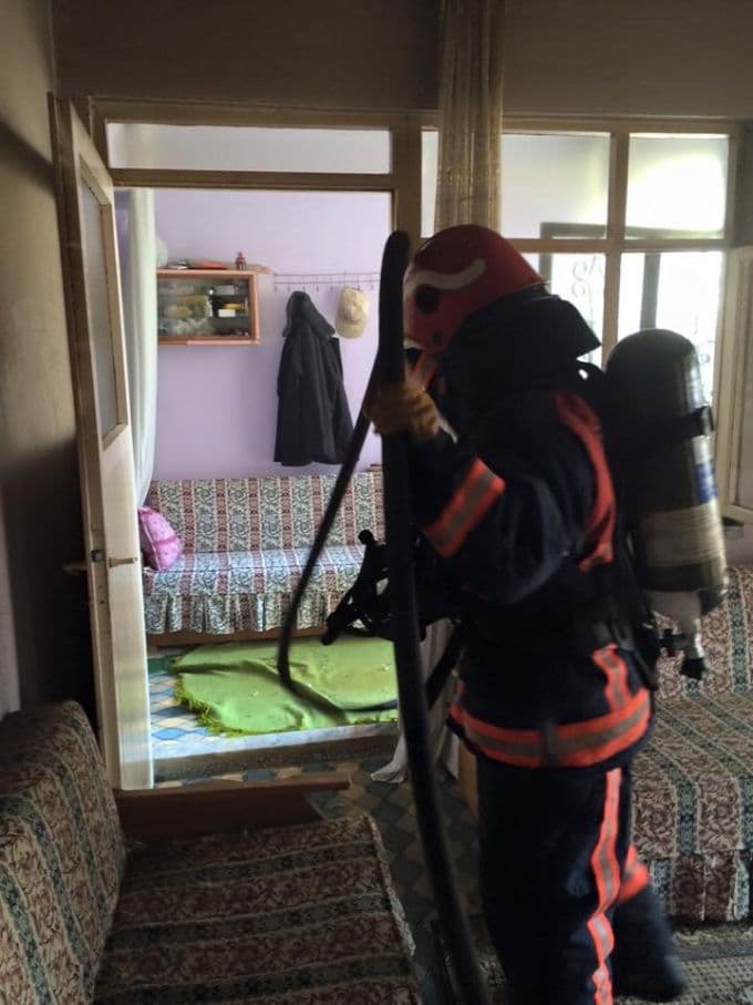 Evde çıkan yangın paniğe neden oldu