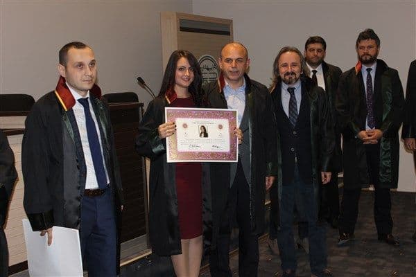 Genç avukatlar yemin ederek göreve başladı