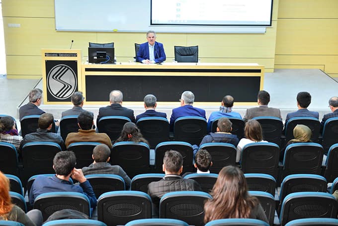 SAÜ rektörü Muzaffer Elmas öğrencileri dinledi
