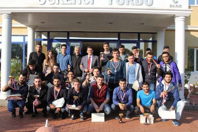Cumhuriyet Kupası Spor Şöleni SAÜ'de yapıldı