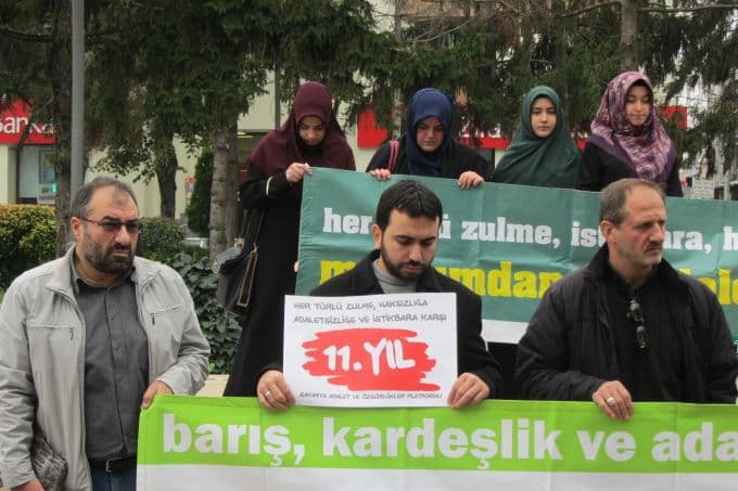AKM önünde YÖK'ü protesto ettiler