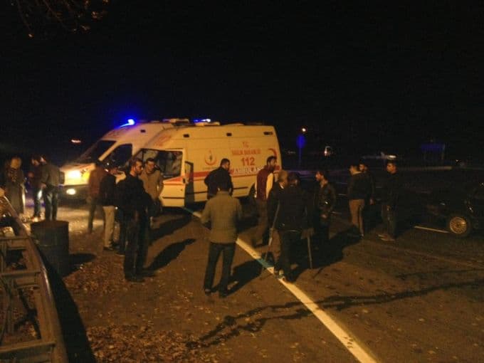 Otomobil minibüsle çarpıştı: 6 yaralı!