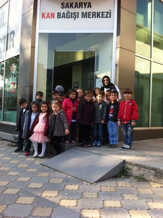 Minik öğrencilere kan bağışının önemi anlatıldı