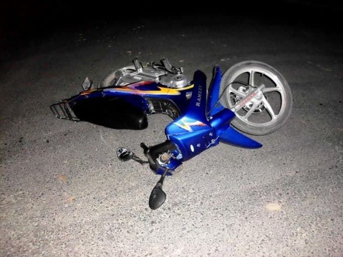 Motosiklet otomobille çarpıştı: 1 yaralı