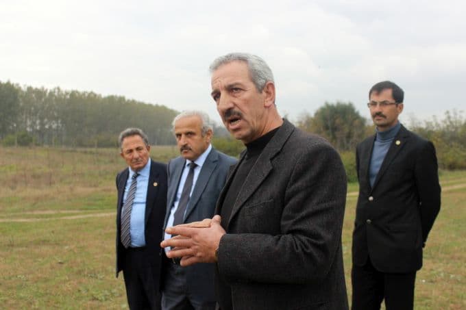 Karasu halkının "Otomobil fabrikası" isteği