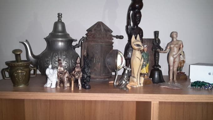 Ruhsatsız tüfek baskınında tarihi eserler ele geçirildi