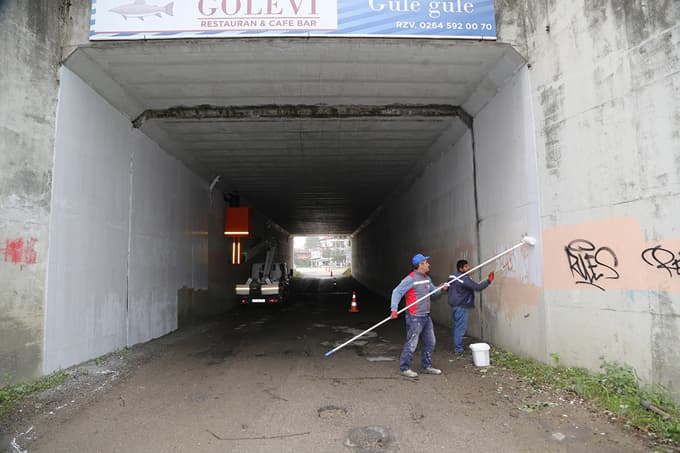 Sapanca Belediyesi alt geçitleri düzenliyor
