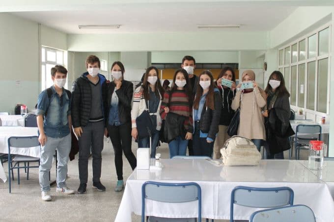 SAÜ'lü öğrenciler duyarlılık oluşturmak için stant kurdu