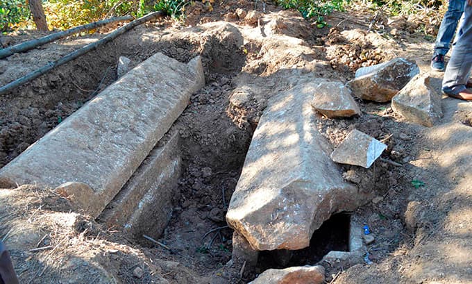 Eski Roma Dönemine ait Lahit Mezar bulundu