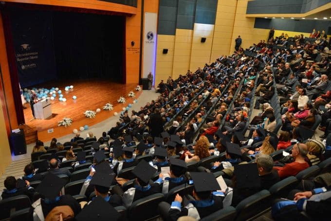 Lisansüstü programların mezuniyet töreni yapıldı