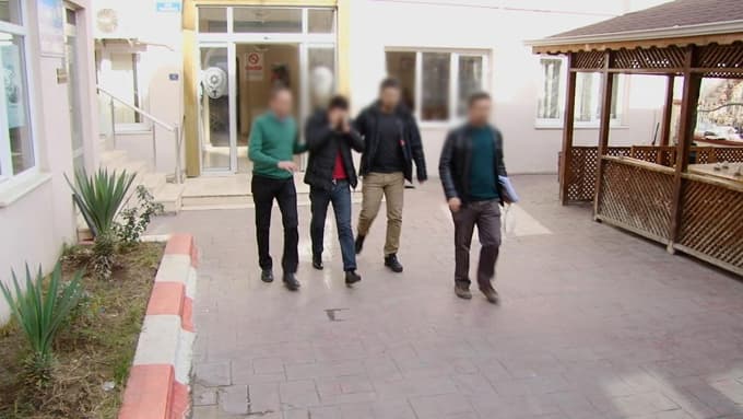 Telefon dolandırıcıları suçüstü yakalandı
