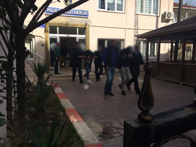 Telefon dolandırıcıları suçüstü yakalandı