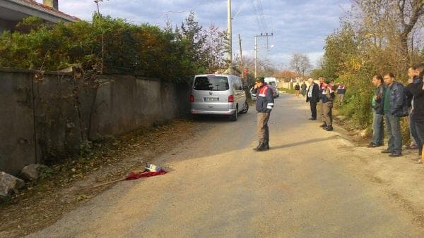20 aylık bebek minibüsün altında kaldı