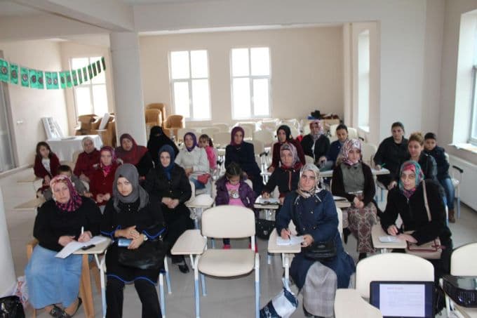 Hem para kazanıp hem de kurs alıyorlar