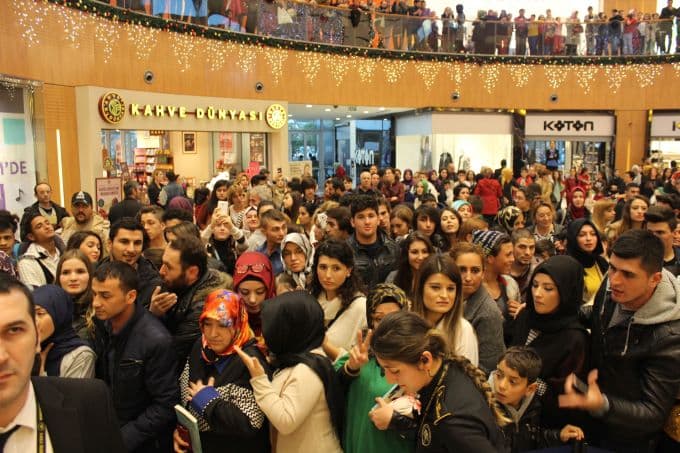 Gülben Ergen, Sakaryalılarla buluştu