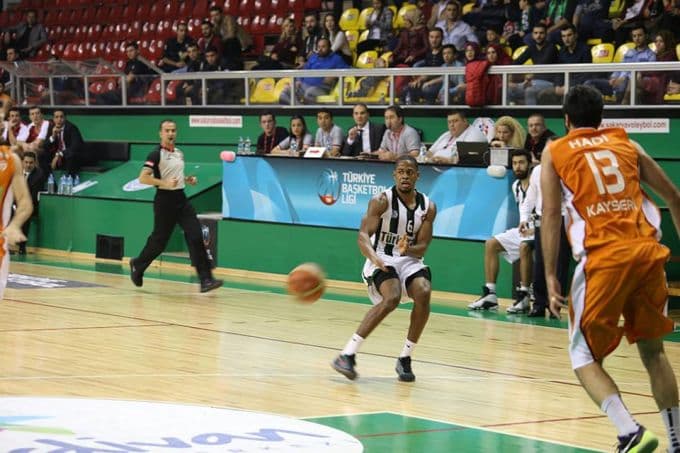 Büyükşehir Basket, uzatmada güldü