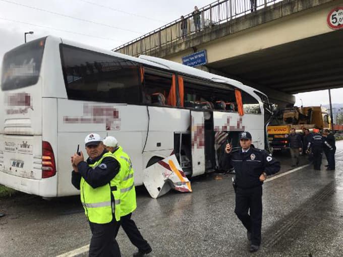 TEM gişelerinde zincirleme kaza