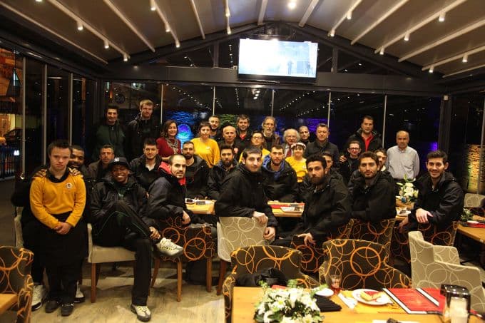 Dev adamlar, engellilerle bir araya geldi