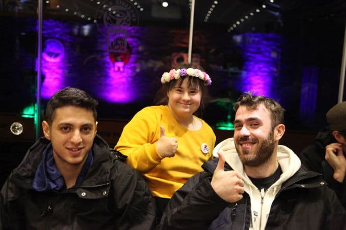 Dev adamlar, engellilerle bir araya geldi