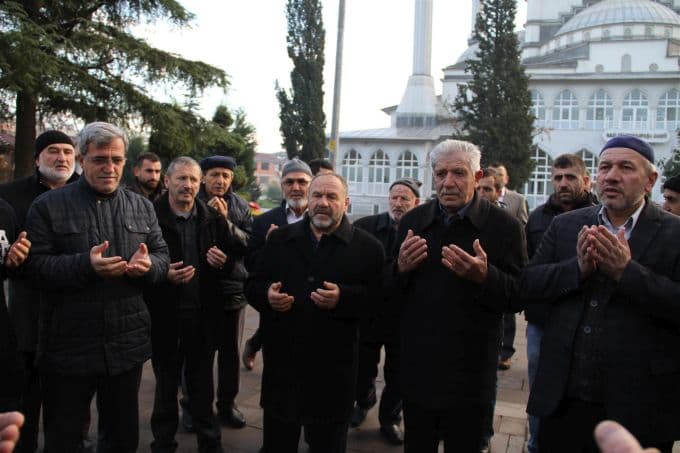 Kutsal topraklara dualarla uğurlandılar