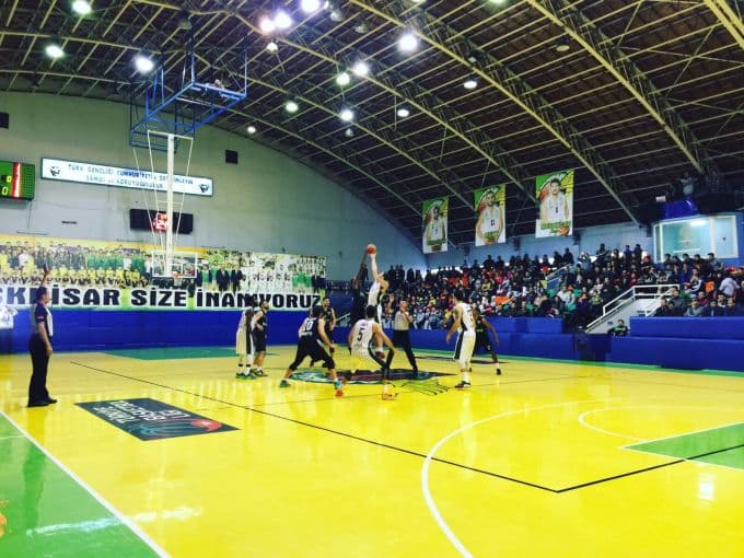 Büyükşehir Basket, deplasmanda farka koştu