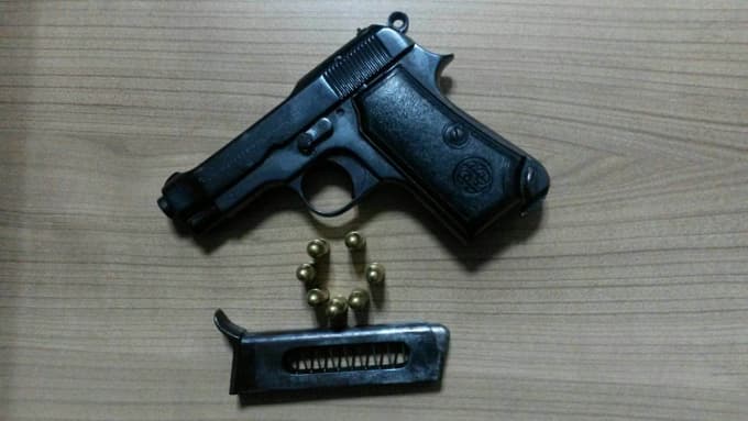 Şüpheli 3 kişide silah ele geçirildi