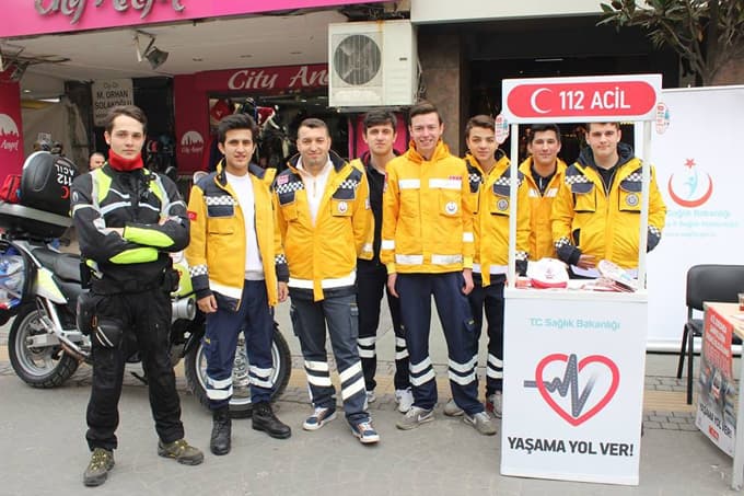 112 Acil ekipleri sokağa indi ve vatandaşı uayardı
