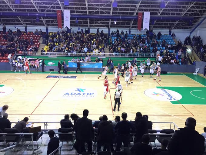Sakarya Büyükşehir Belediyespor, Bandırma Kırmızı'yı yendi