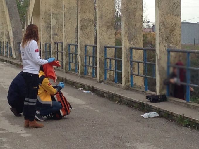 Eski Sakarya Köprüsü'nde intihar girişimi