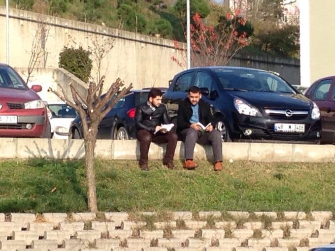 SAÜ Kampüsü'nde sınav kuyruğu