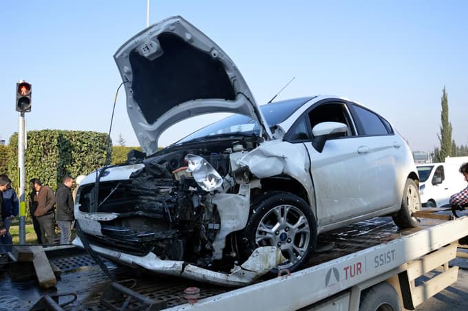 Arifiye'de feci kaza: 1 ölü, 1 yaralı