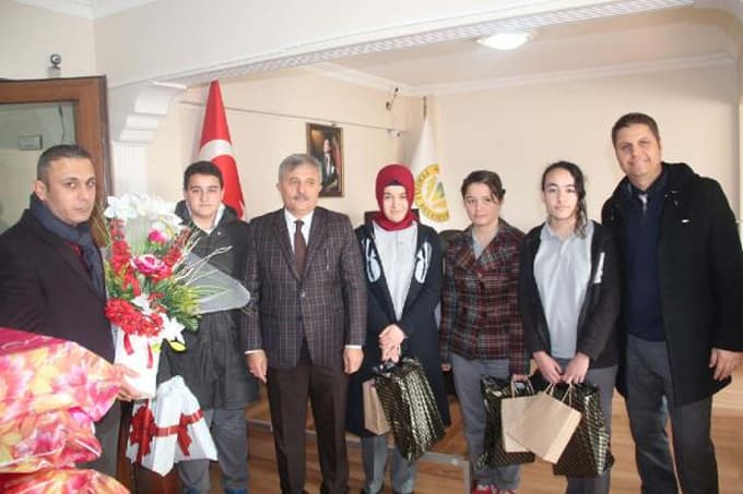Sınav sonuçları açıklanmadan kutlama