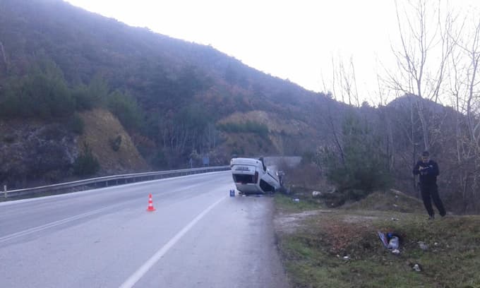 Taraklı'da otomobil devrildi: 6 yaralı 