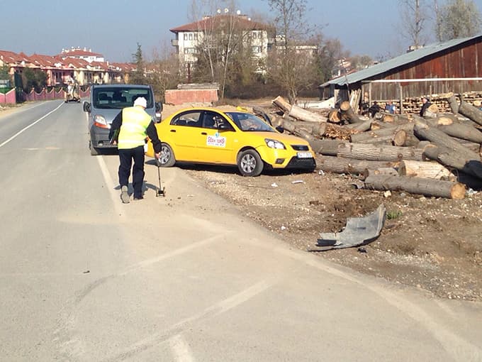 Yeni açılan yolda kaza