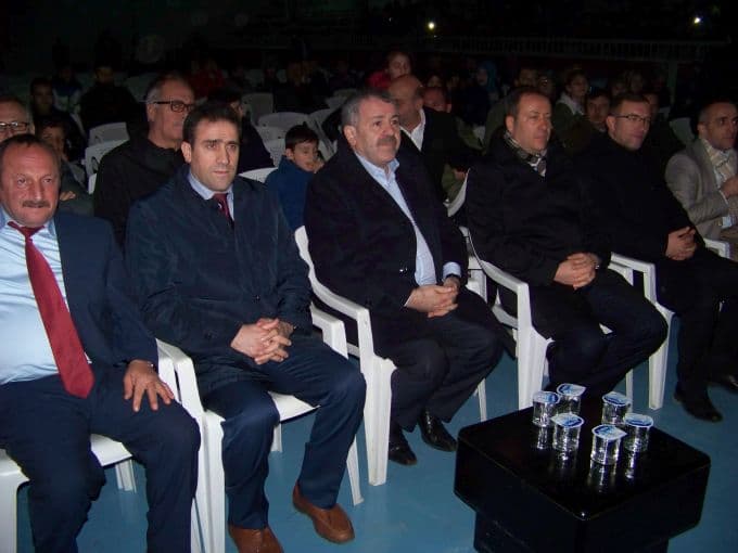 Akif Yener, hem coştu hem de coşturdu