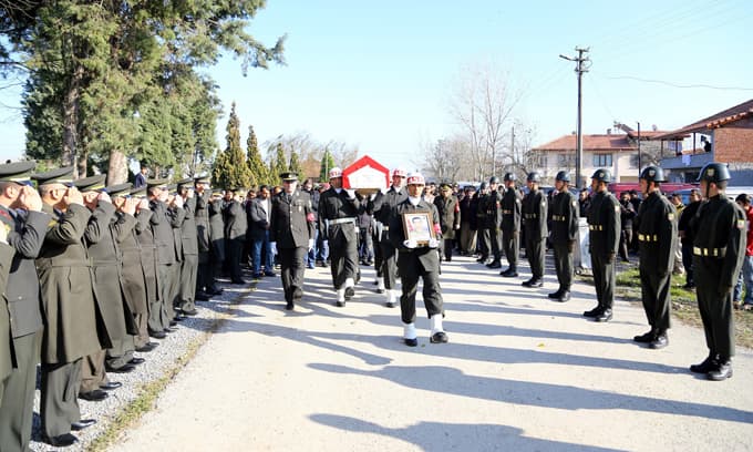 Hava değişimine çıkan asker feci kazada hayatını kaybetti