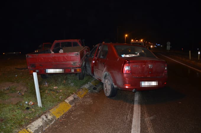 Ölüm Kavşağı'nda feci kaza